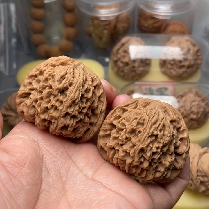 文玩核桃把件不*。南疆石