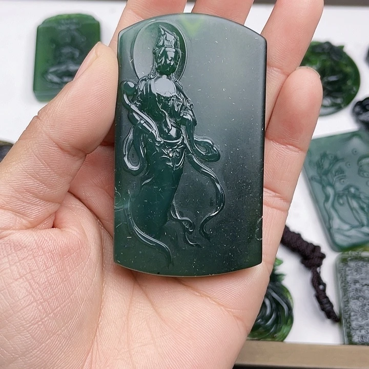 马***卡蛇纹石玉未镶嵌挂件