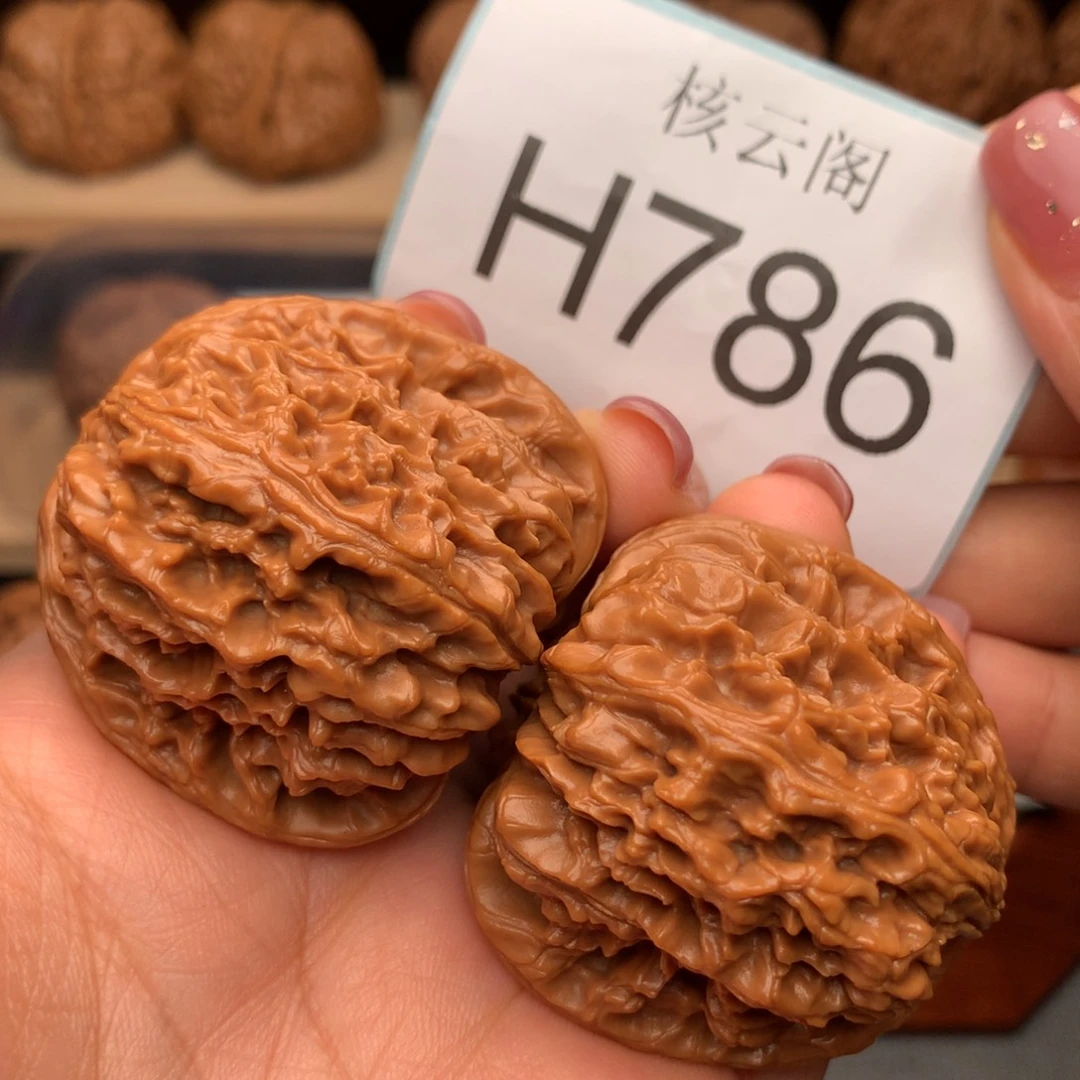 晚***裆把件文玩核桃42红皮涿鹿南疆石