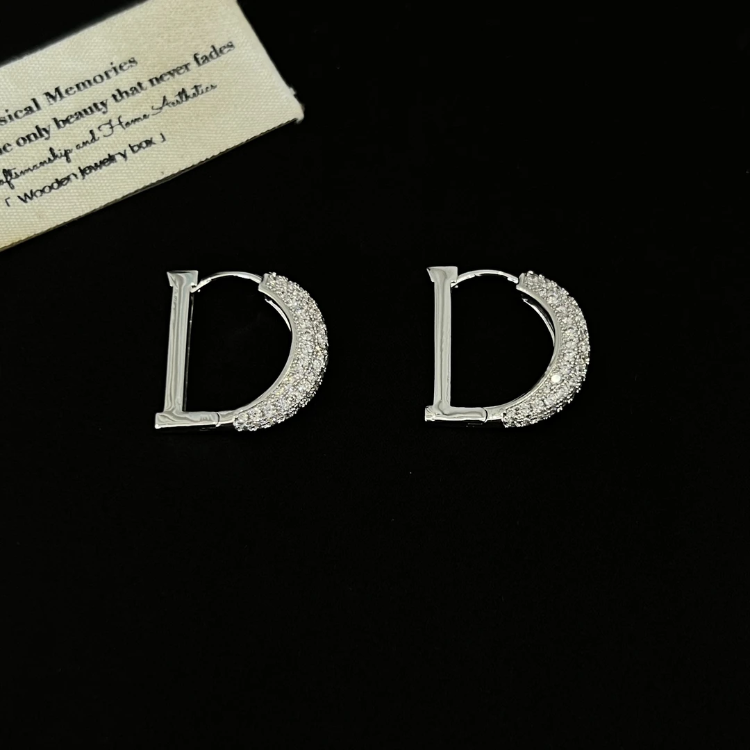 铜合金耳饰 高冷感设计D字母镶嵌银色耳环4138