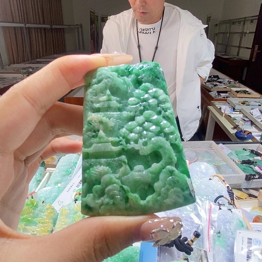翡翠未镶嵌颈饰翡翠