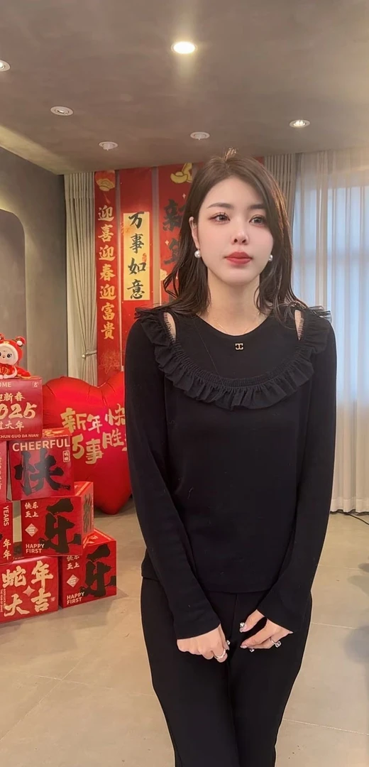 李园家2号店-6802-春季时尚拼接肩洞打底衫