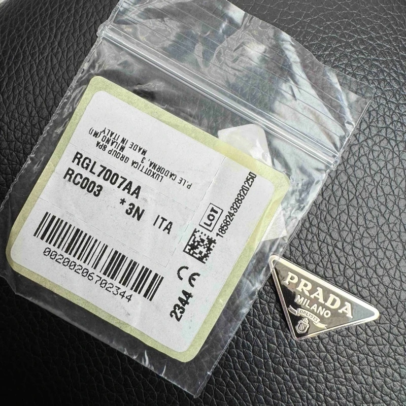 95新 Prada/普拉达 零件单个/ 乱乱子中古/106695不支持鉴定