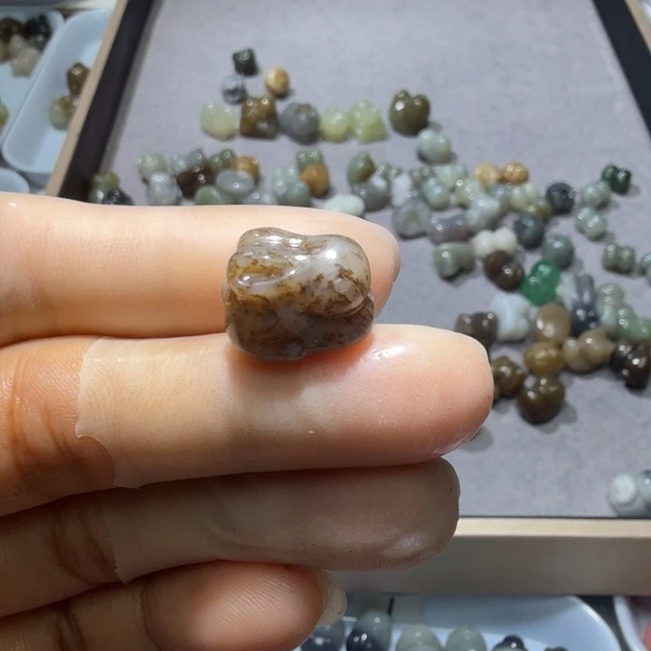 和田玉未镶嵌珠宝奇石