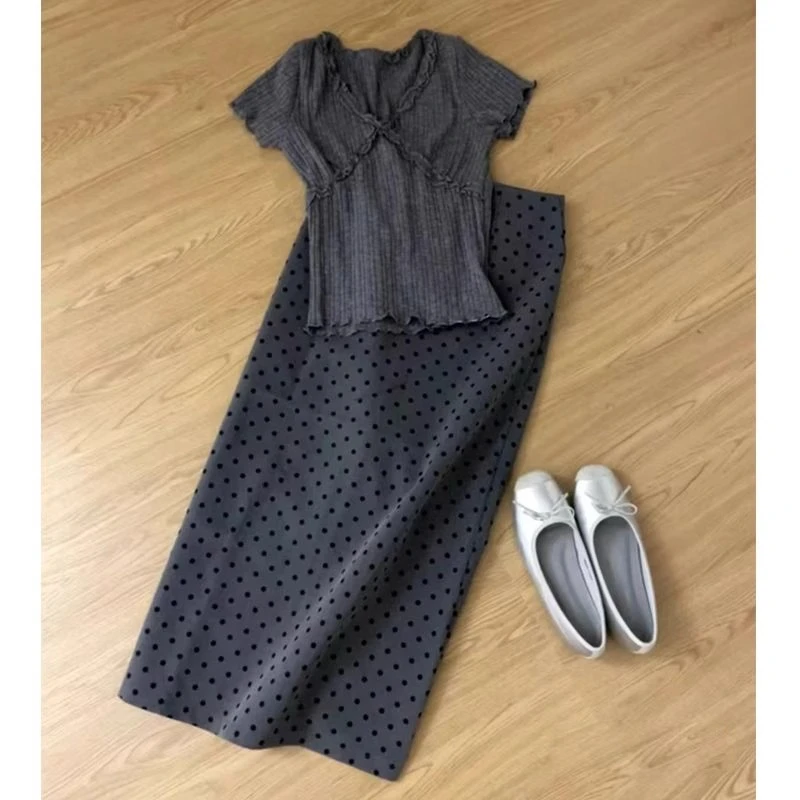 夏季轻熟风套装女2025新款减龄显瘦通勤修身短袖波点半身裙两件套