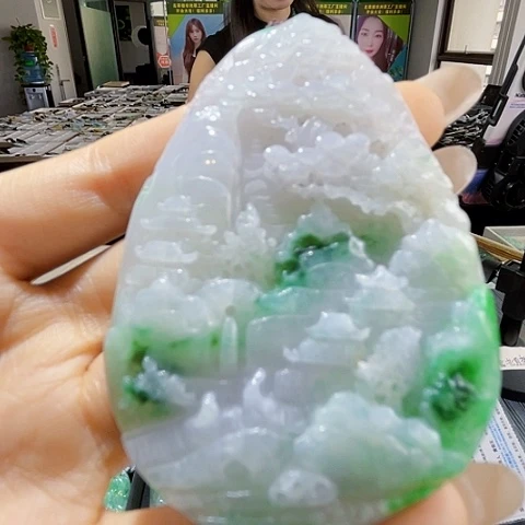 颈饰未镶嵌翡翠一个