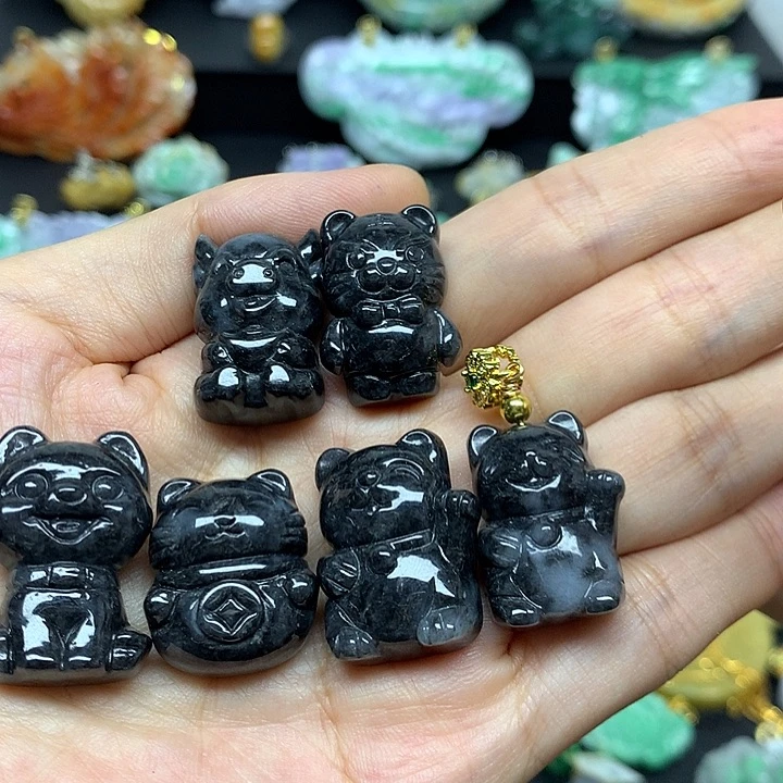 好***连翡翠未镶嵌颈饰翡翠