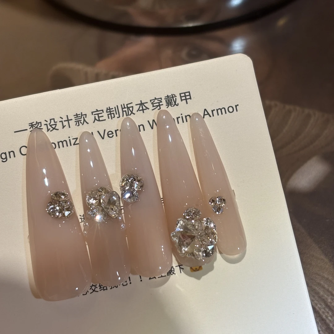 『白茶奶芙』一黎CHUANDAIJIA设计款秋冬晕染纯手工穿戴甲／可拆卸