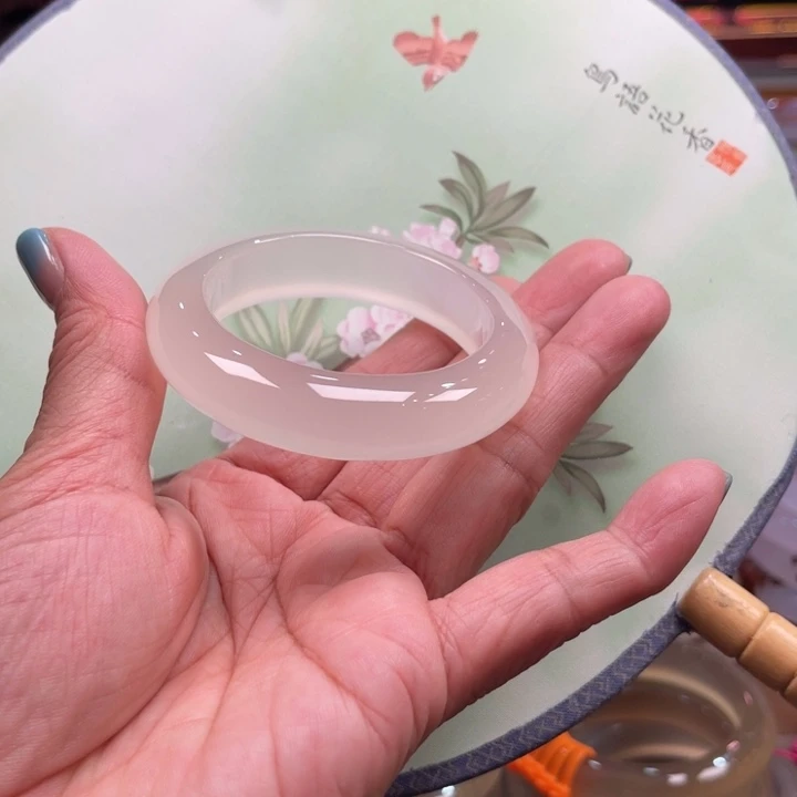 手镯玛瑙/玉髓未镶嵌