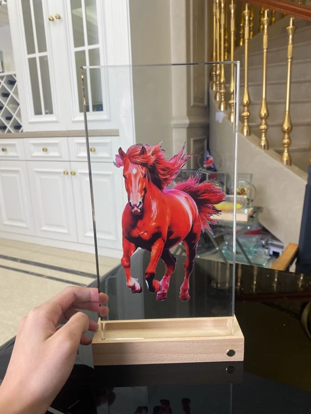 水晶内雕工艺骏马