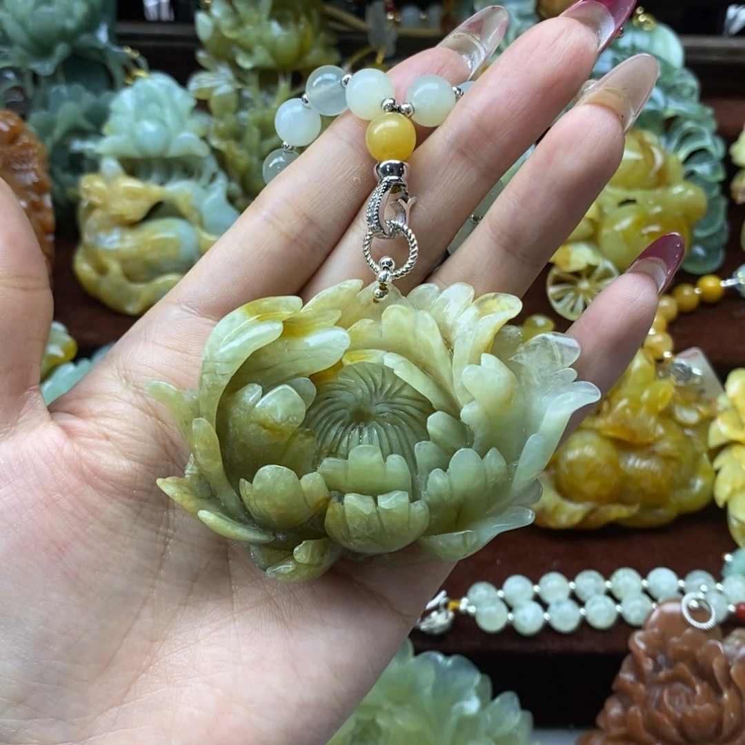 蛇纹石玉挂件未镶嵌