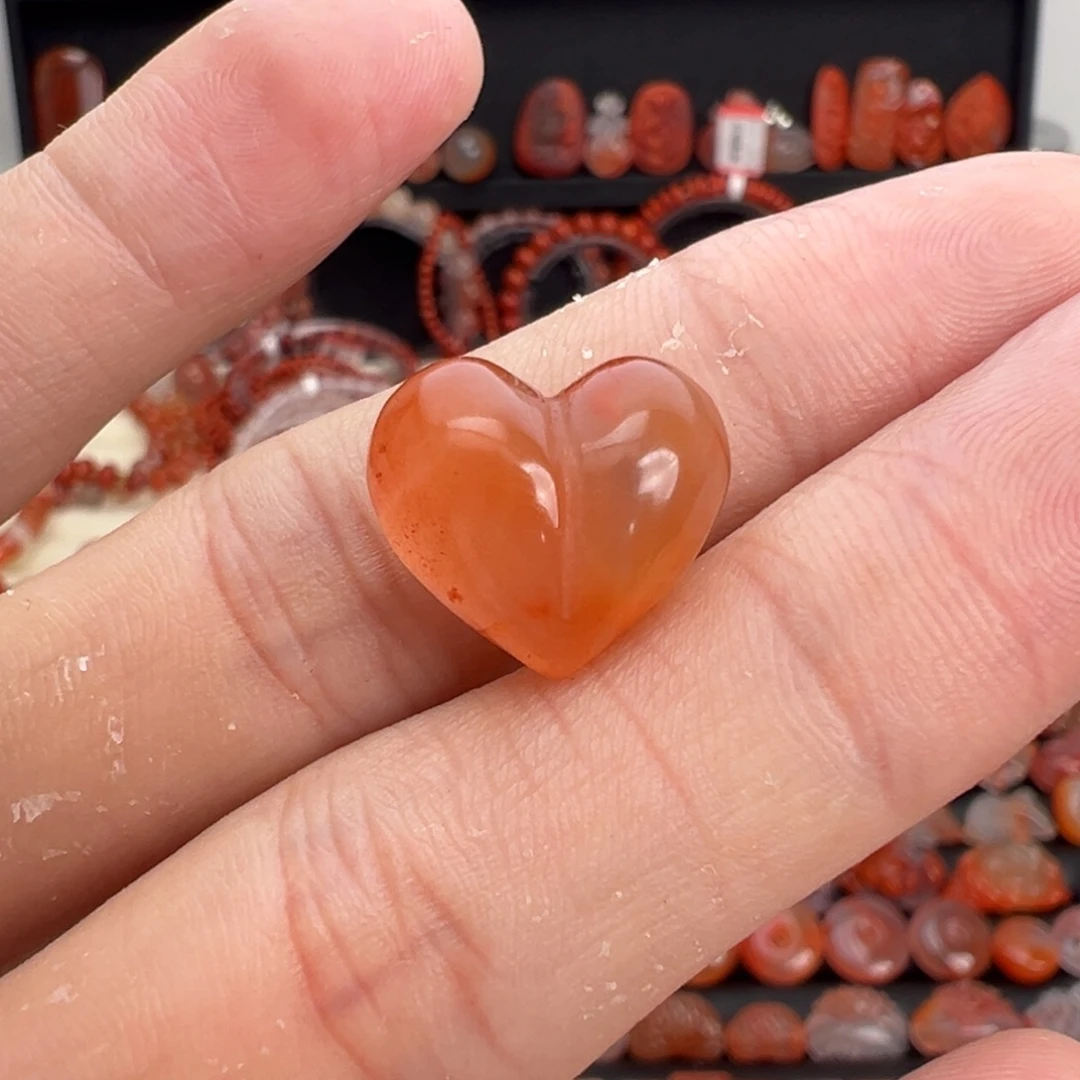 南红玛瑙未镶嵌颈饰屁桃爱心