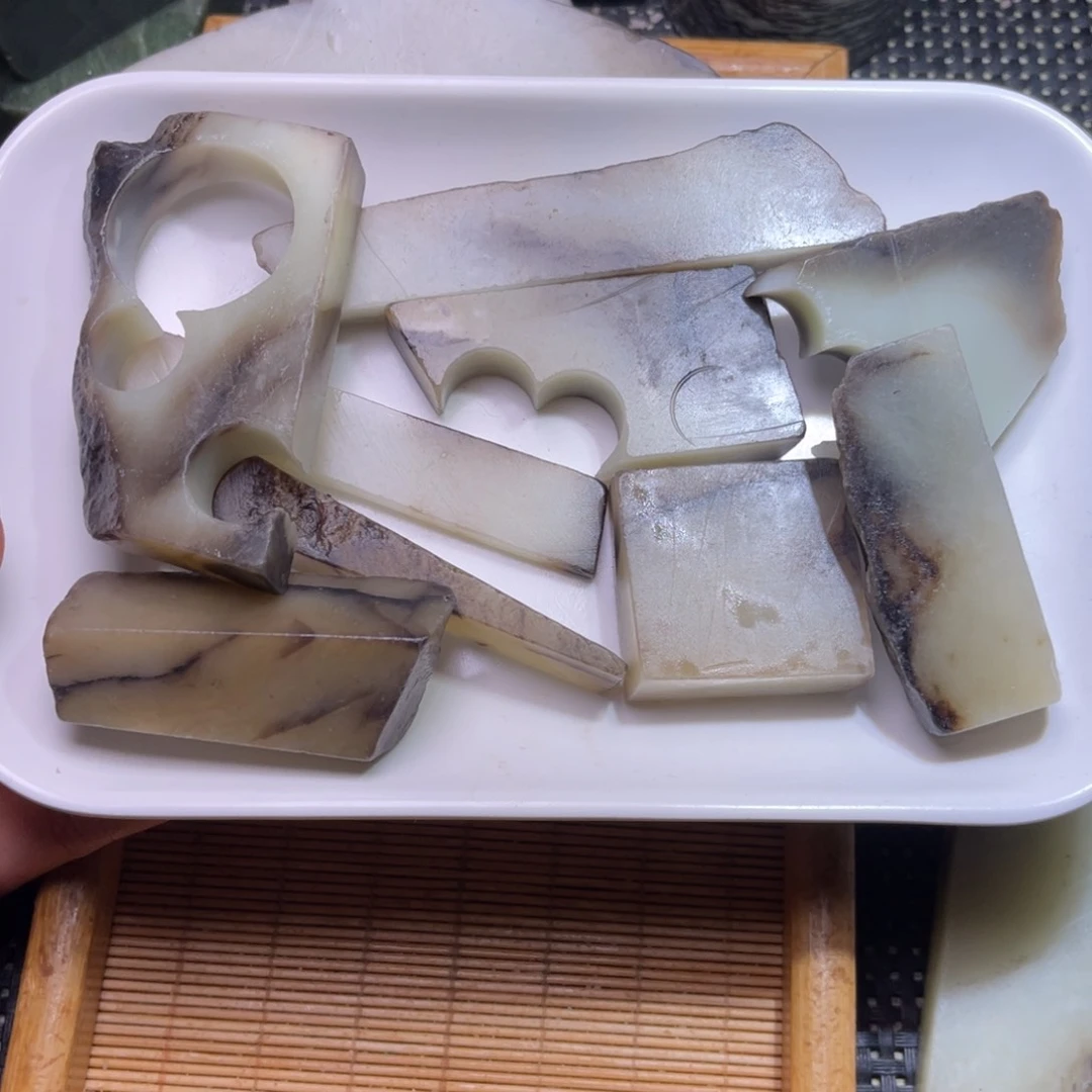 未镶嵌和田玉车挂