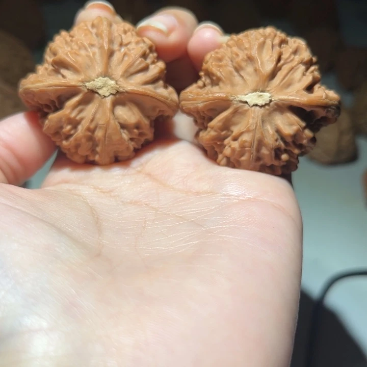 文玩核桃吊坠宫灯