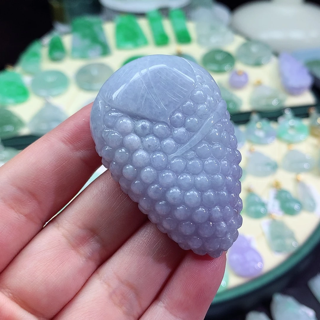 翡翠未镶嵌颈饰葡萄