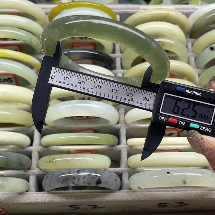 蛇纹石玉未镶嵌手镯221