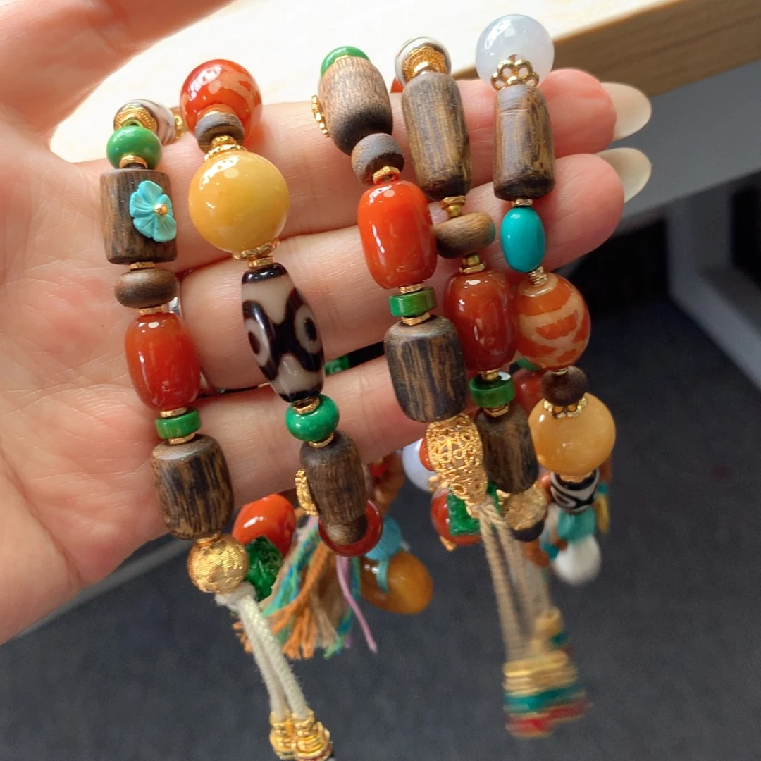 翡翠未镶嵌颈饰多样性发一个