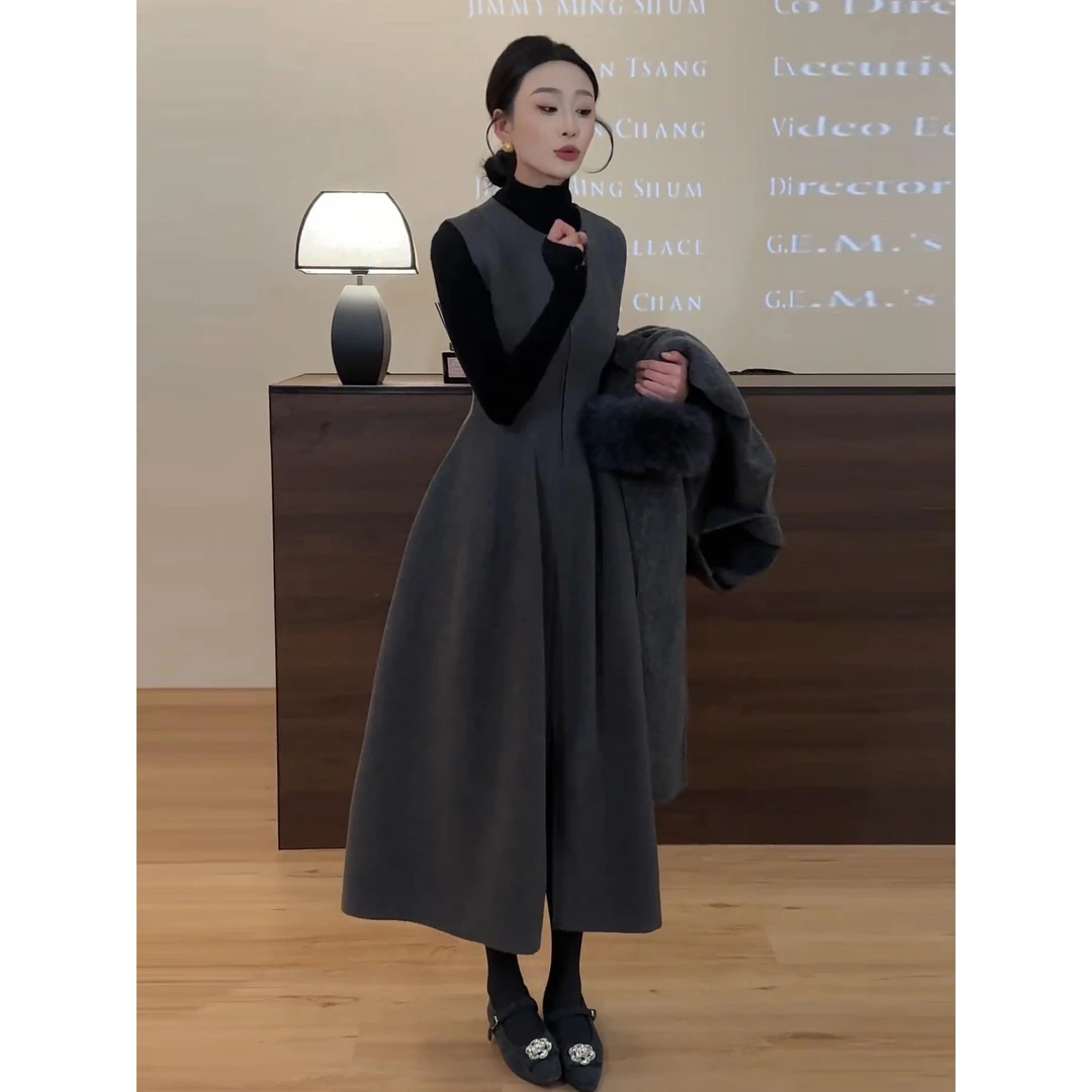 巨好看秋冬一整套法式覆古赫本风收腰背心大摆连衣裙打底衫两件套