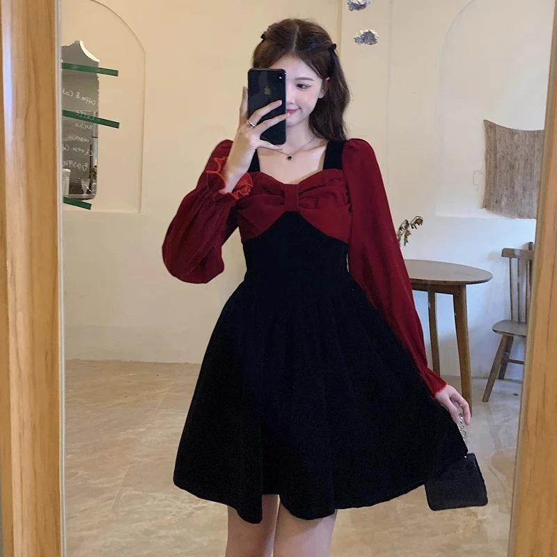 在逃公主复古长袖丝绒连衣裙大码胖mm遮肚子显瘦新年甜美气质短裙