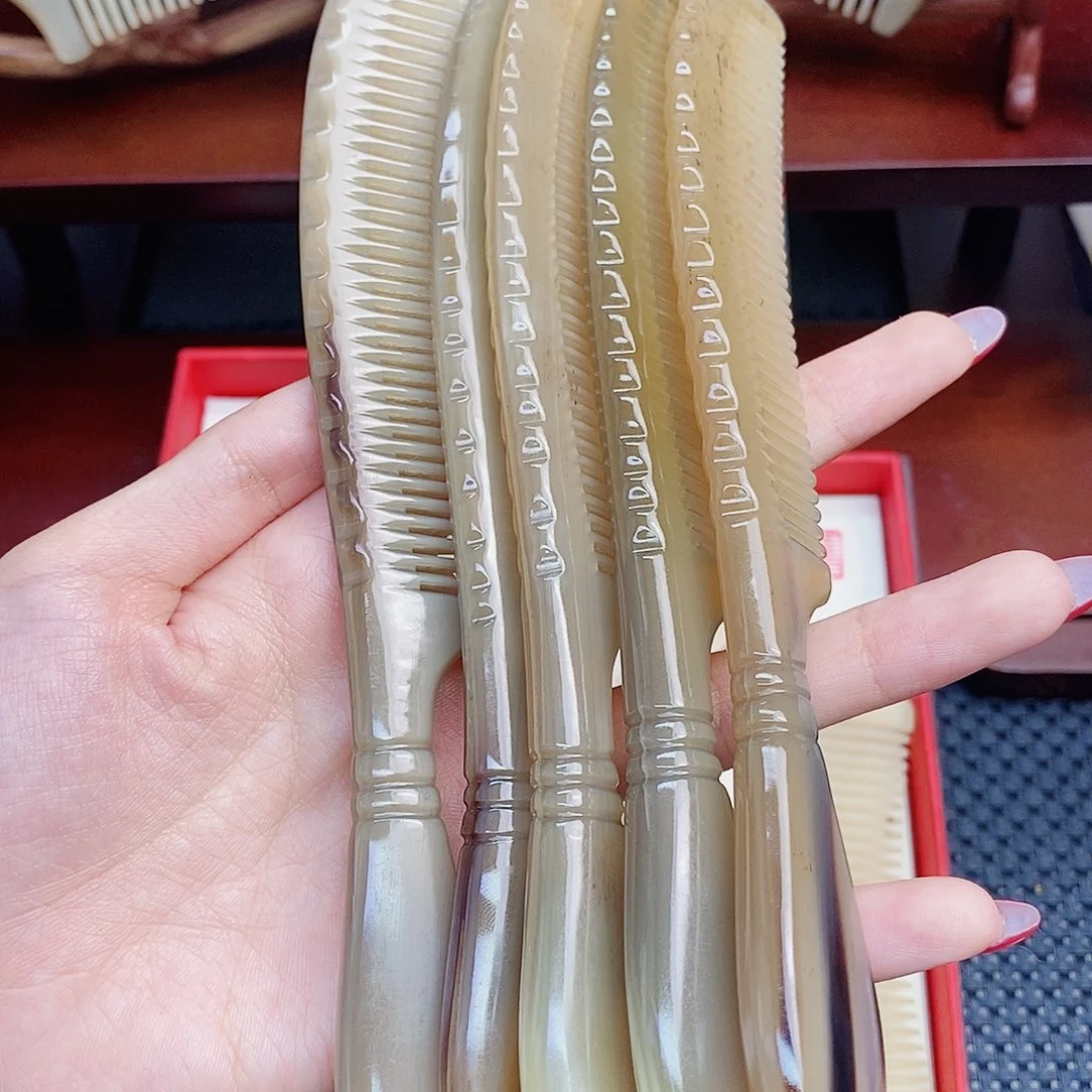 纯手工制作纯牛角梳子