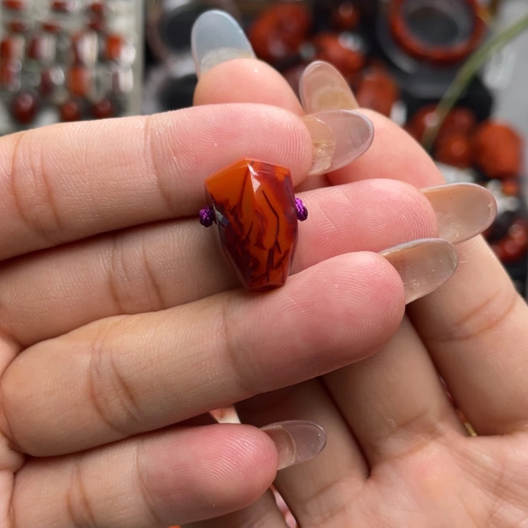 【闪购商品】未镶嵌火焰纹三通12m南红玛瑙