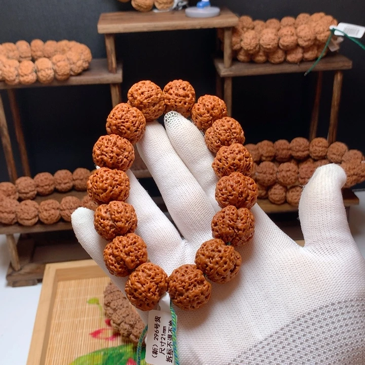 闷***瓶金刚菩提吊坠老树蜂王