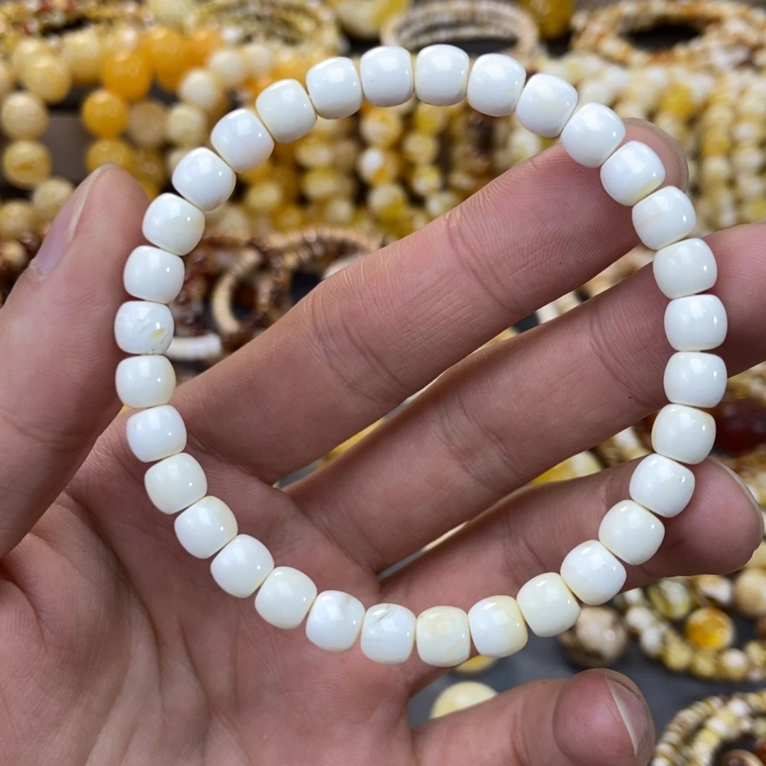 琥珀未镶嵌手链6.5mm尺寸漆白手串