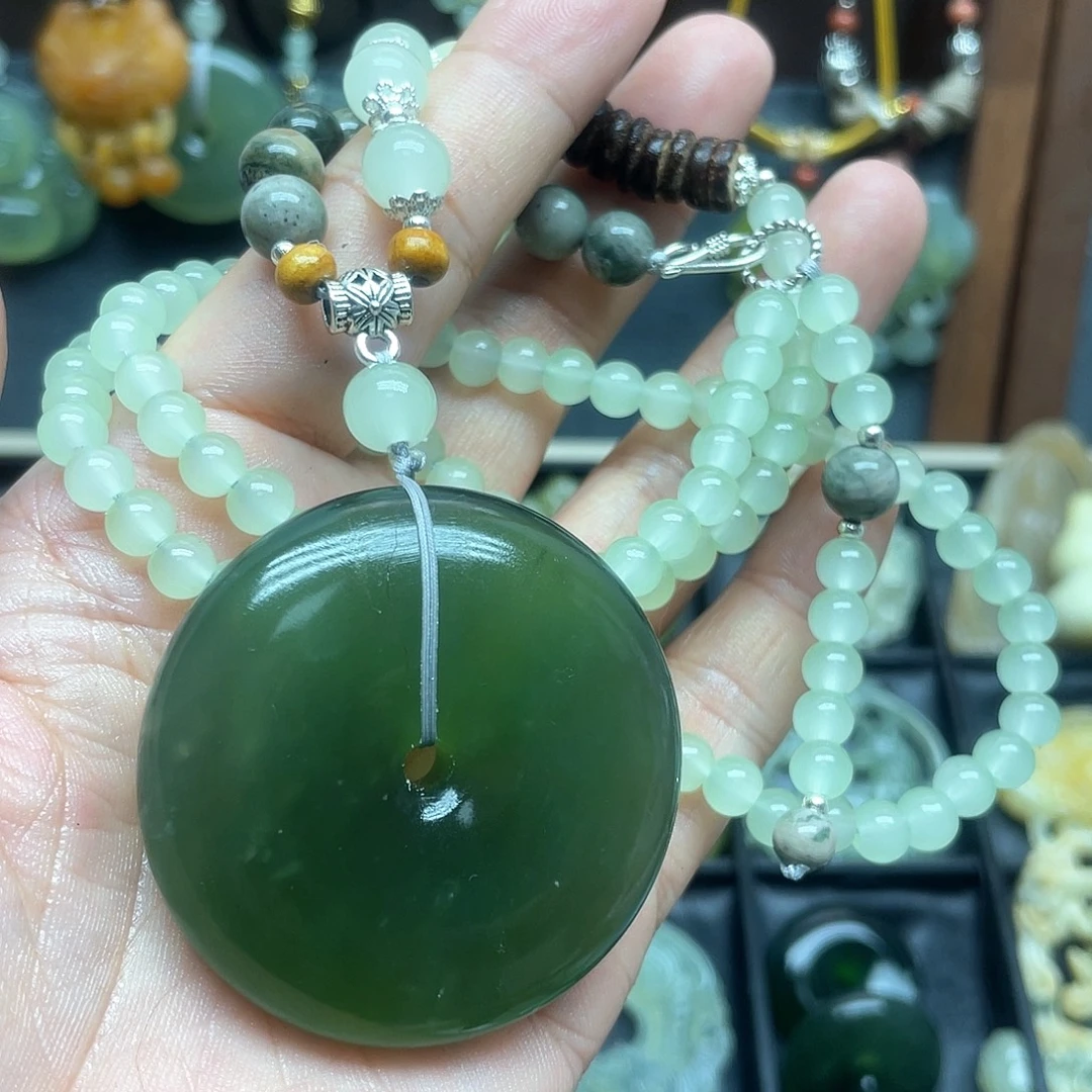 蛇纹石玉未镶嵌颈饰