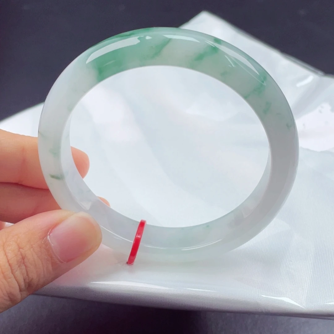 翡翠手镯未镶嵌5556圈