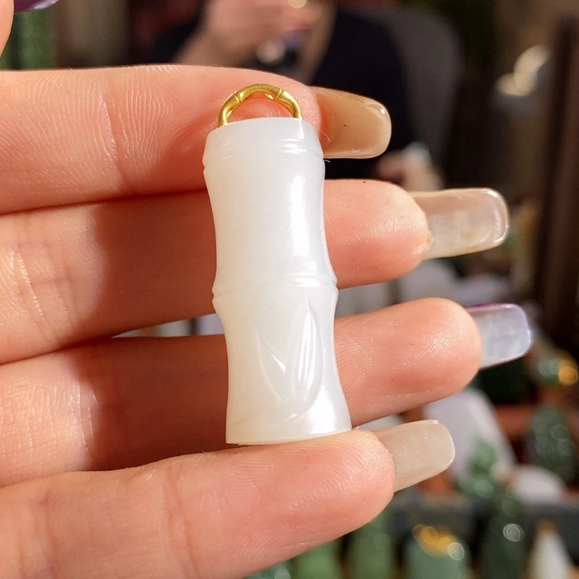 【闪购商品】吊坠(赠链)18K金镶嵌和田玉