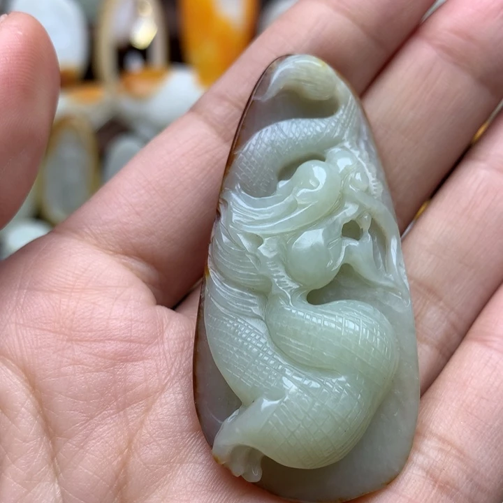 和田玉未镶嵌颈饰