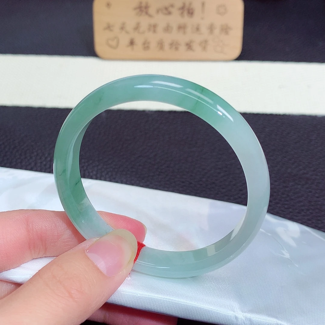 翡翠未镶嵌手镯1193