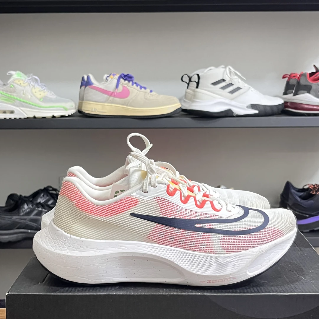 40码Nike Zoom Fly 5 稳定 ZoomX泡棉 跑鞋 白色/红色 二手正品