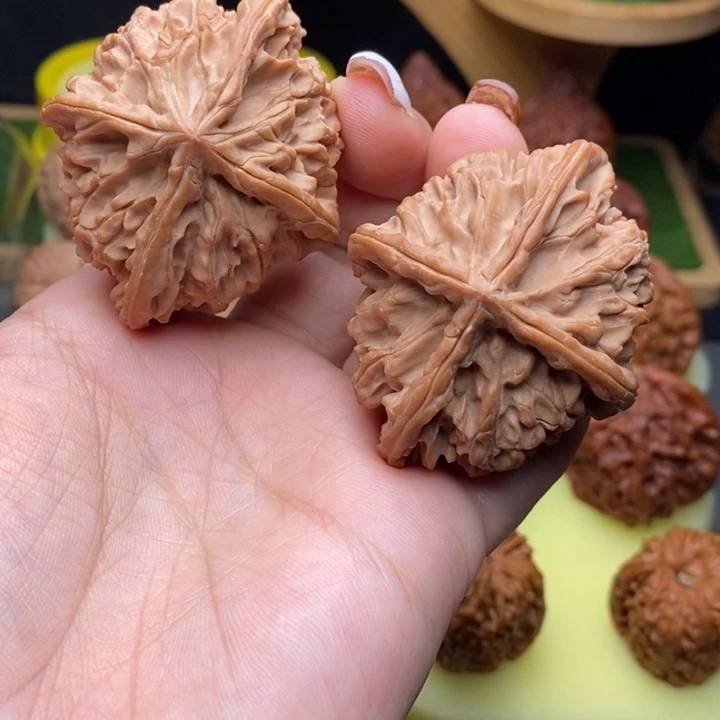 把件文玩核桃四棱