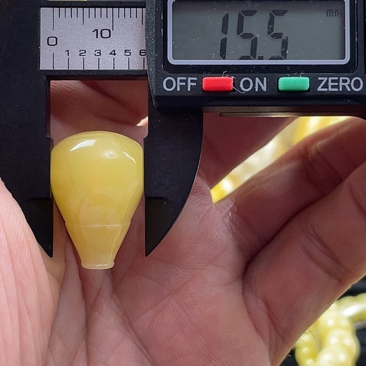 大***为未镶嵌蜜蜡裸石67号