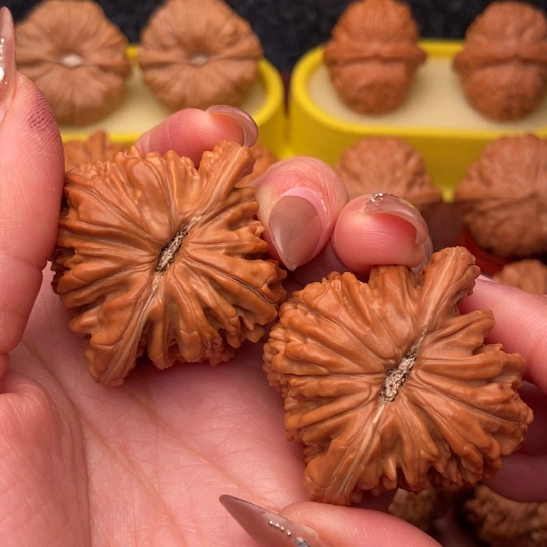 文玩核桃把件46四座楼“大漏”