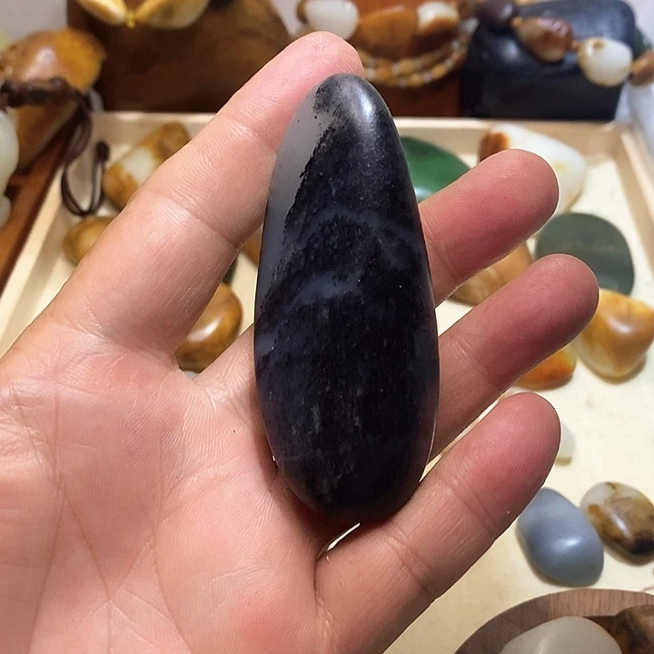和田玉（糖玉）未镶嵌颈饰蜗*。