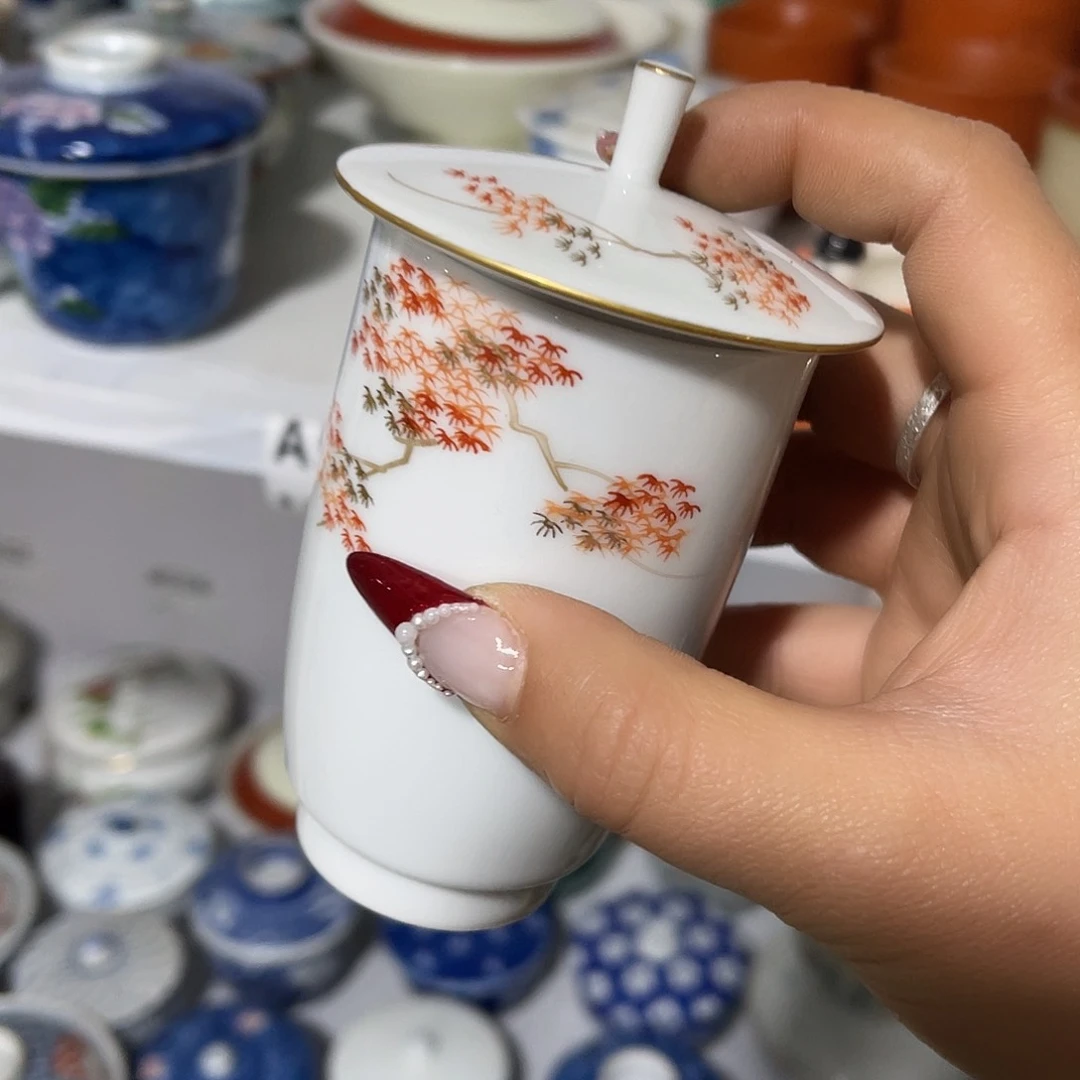 瓷片L****呜嗯！羽毛球等活动为代表作品