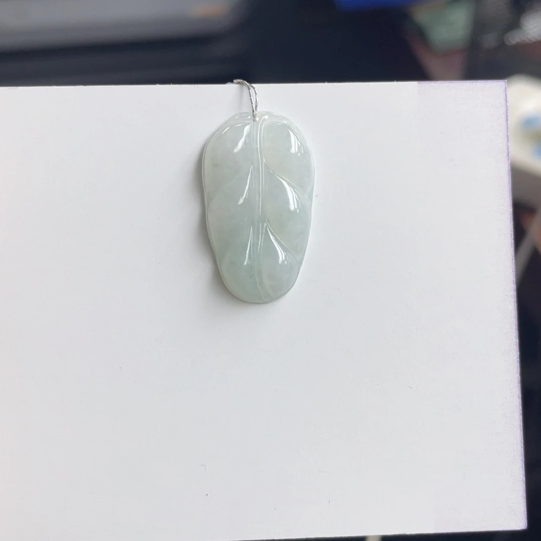 翡翠颈饰未镶嵌叶子
