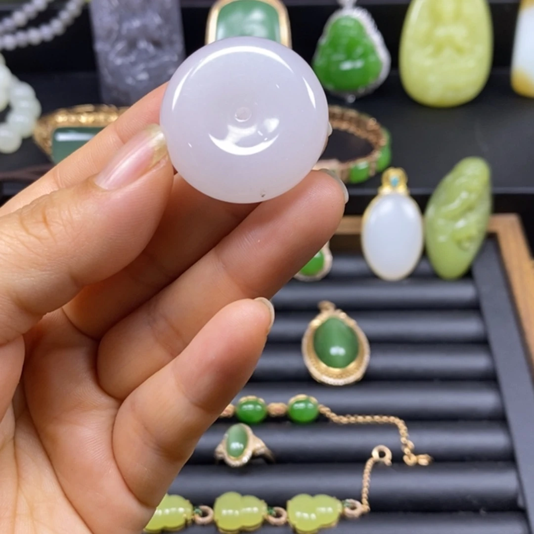 石英岩玉未镶嵌颈饰