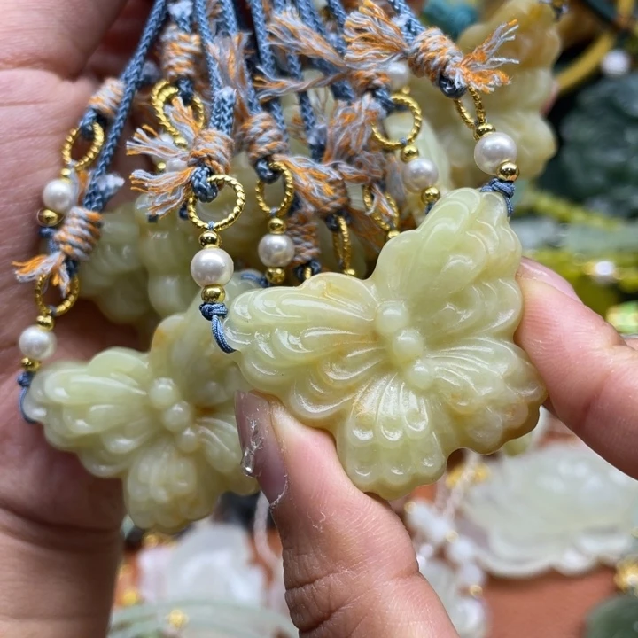 蛇纹石玉未镶嵌吊坠