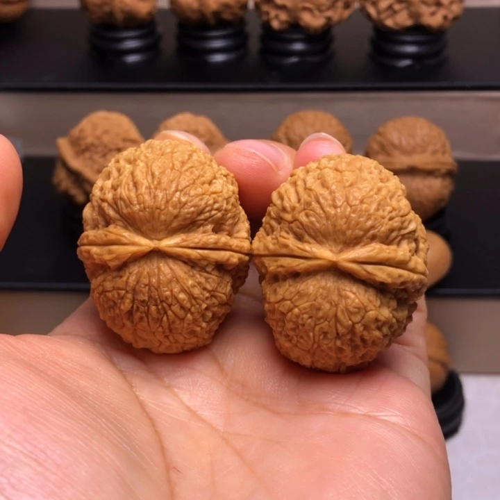 文玩核桃把件十****人麒麟元宝36