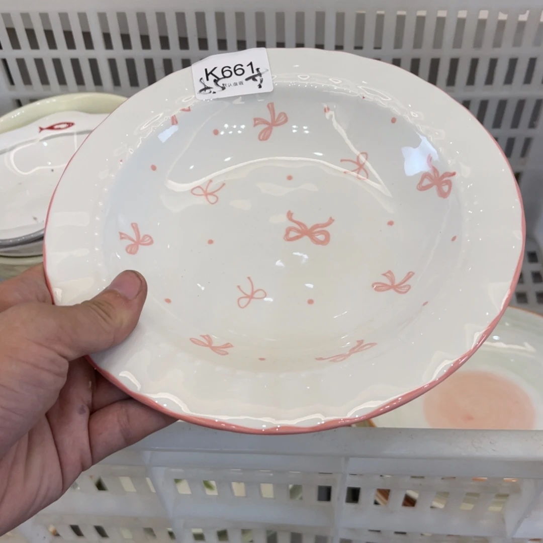 陶瓷微瑕餐具介意勿拍，满18飞！