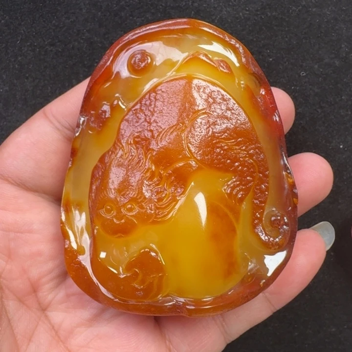 蜜蜡未镶嵌珠宝奇石