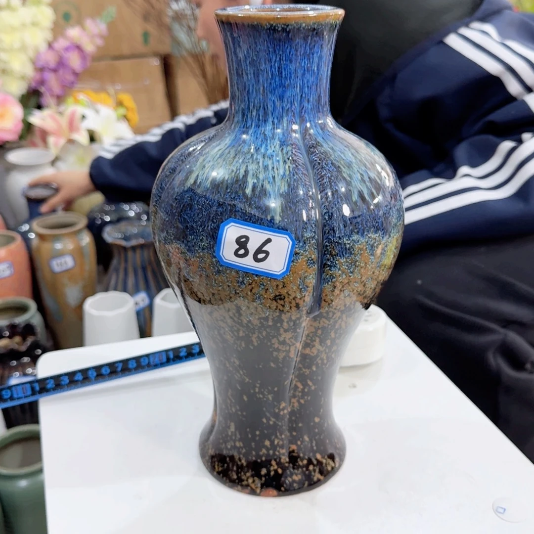 l***186号陶瓷高28厘米微瑕一个