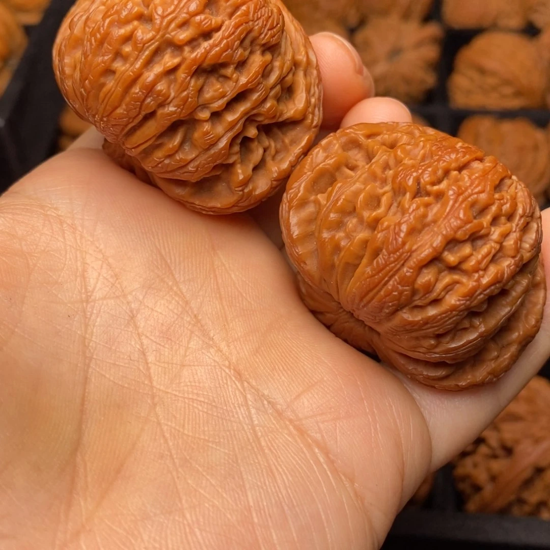 文玩核桃把件秦岭野生核桃