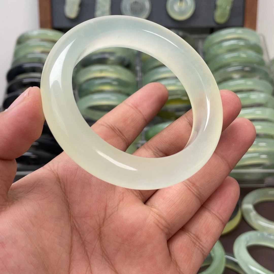 蛇纹石玉未镶嵌手镯下*?