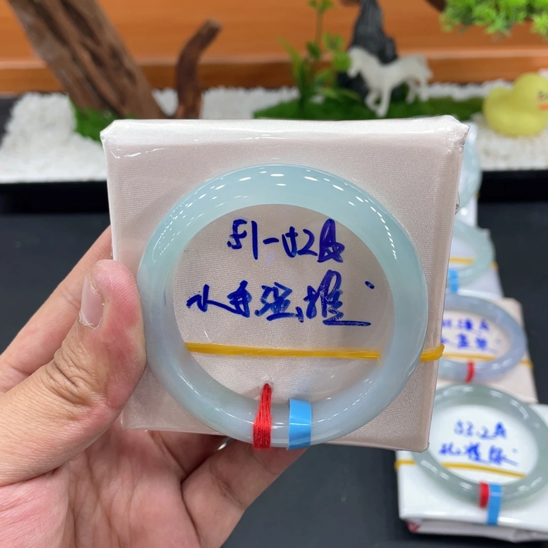 翡翠未镶嵌手镯缅甸翡翠