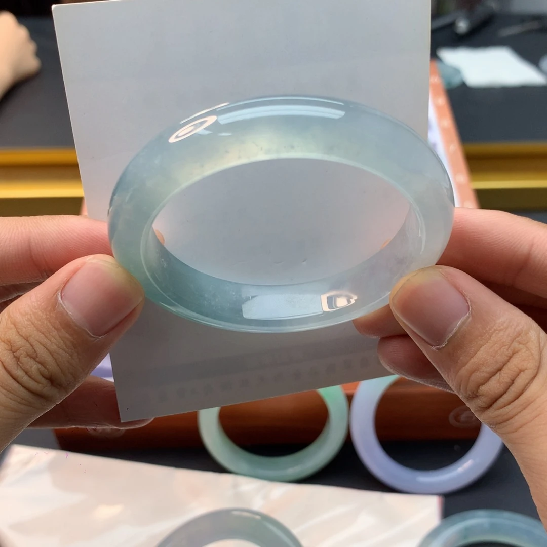 翡翠手镯未镶嵌正
