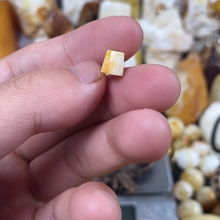 未镶嵌琥珀裸石我